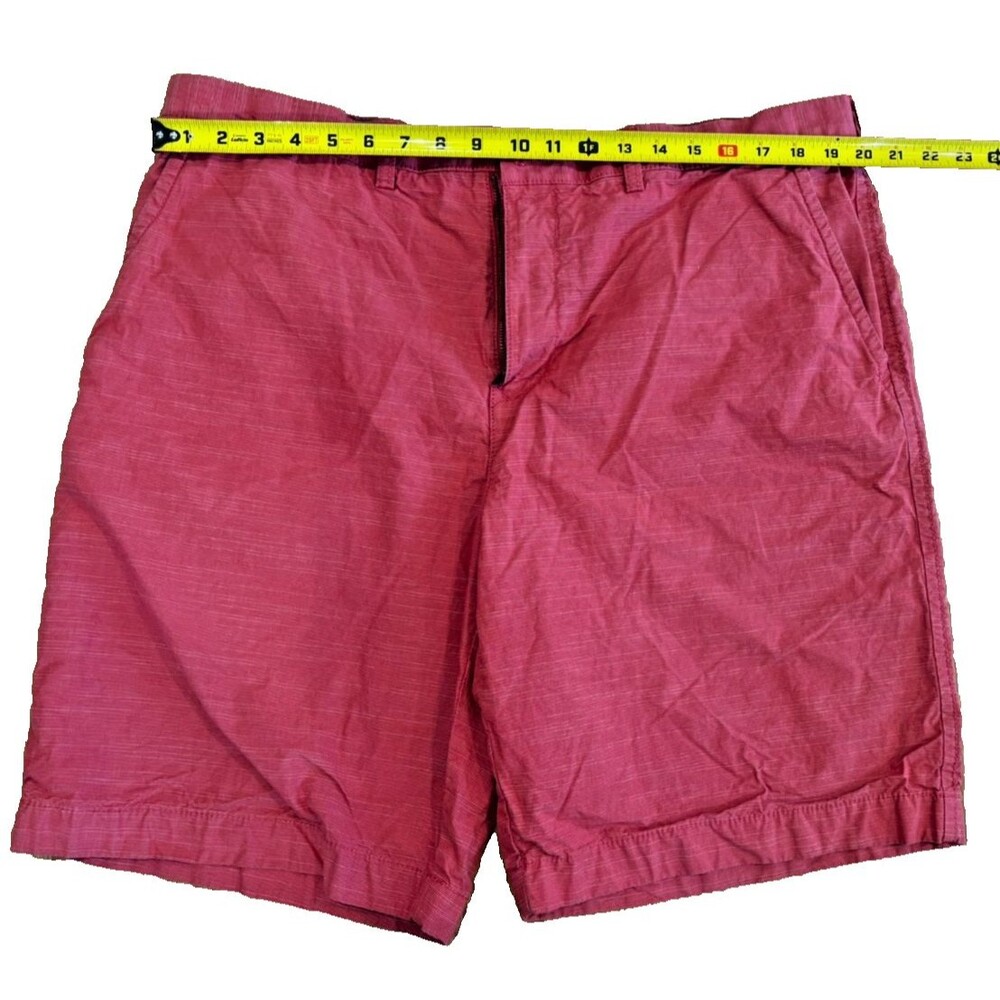 TOMMY HILFIGER Shorts Mens Size 40 Red Chino Casual Flat Front Cotton Preppy EUC - Picture 2 of 8